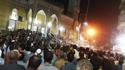 تشييع جنازة الطفل 