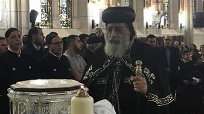 البابا تواضروس يصل مقر إيبارشية باريس