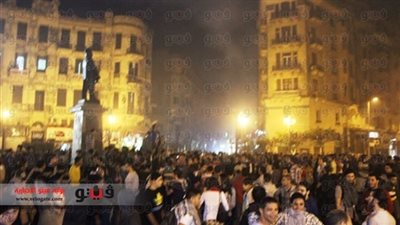 توافد المثقفين على وقفة دعم 