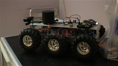 يوم الهندسة.. طلاب مصر يبدعون بصناعة روبوت لاقتحام الفضاء (فيديو)