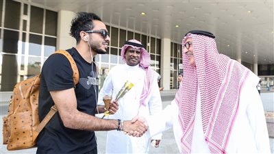 «كهربا» يصل الدمام مع بعثة اتحاد جدة استعدادا لمواجهة «الاتفاق»