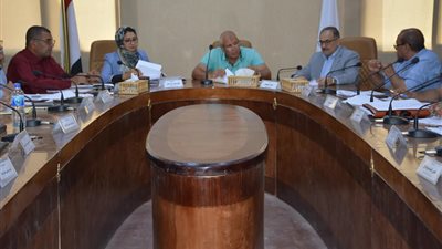 حصر عمال اليومية بالمصالح الحكومية لزيادة رواتبهم في الوادى الجديد