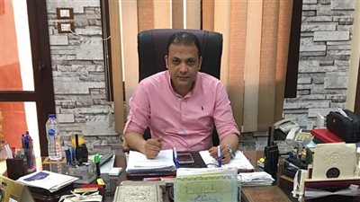 سائق يعتدي لفظيا على عجوز بالمحلة ومدير الأمن يأمر بضبطه (صور)