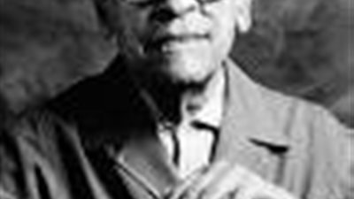 نجيب محفوظ.. يثرثر على النيل