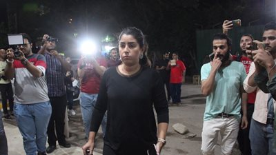 آيتن عامر ونجوم مسرح مصر في عزاء طلعت زكريا ( فيديو وصور)