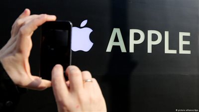 موظفو أبل يمكنهم التجسس على هواتف آي فون