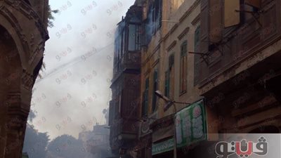 إصابة شخصين في حريق عقار شارع المعز