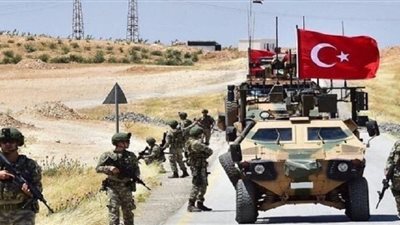 تركيا تعلن مقتل أول جندي من قواتها المشاركة في غزو شمال شرقي سوريا وإصابة 3