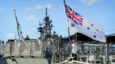 البحرية الأسترالية تضبط سفينة إيرانية تحمل شحنة أسلحة للحوثيين