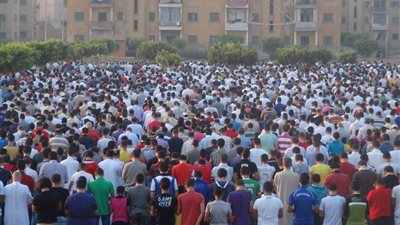 335 ساحة للصلاة بالشرقية.. وطوارئ بالصحة والتموين