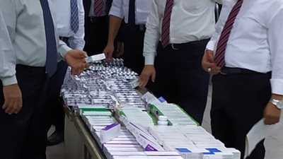 إحباط تهريب أدوية سرطان بحوزة راكب سعودي في مطار القاهرة