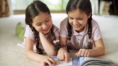 دراسة: القراءة منذ الصغر تجعل طفلك أكثر ذكاء