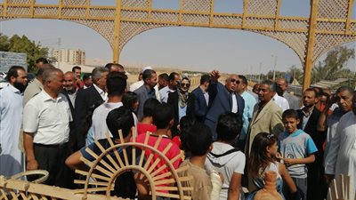 محافظ الوادي الجديد يفتتح الممشي السياحي بالداخلة بـ٨٢٢ ألف جنيه