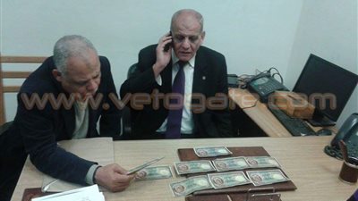 بالصور.. ضبط 9 عملات أثرية ترجع للأسرة المالكة بمطار برج العرب