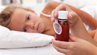 10 نصائح تحمي طفلك من أمراض الصيف المعدية