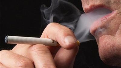 أستاذ أمراض صدر يكشف عن مرض خطير يصيب 20% من المدخنين