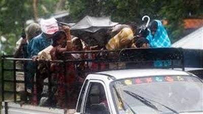 إعصار فيلين يضرب الهند ويخلف 5 قتلى ومدنًا أخليت من سكانها