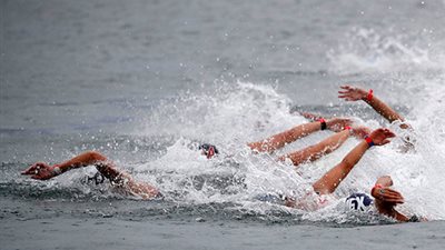 وصول السباحين الألمان الغردقة استعدادا لعبور المانش 