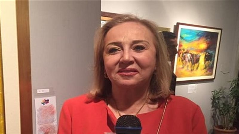  الفنانة التشكيلة