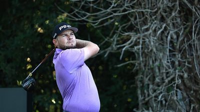 تشتيت لاعب جولف في بطولة إيطاليا بسبب خطيبته (صور)