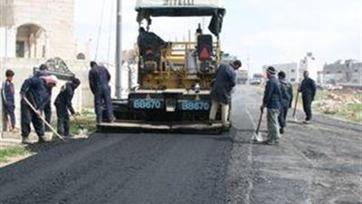 إدخال وحدة تسخين وخلط أسفلت لرصف الطرق إلى قطاع غزة