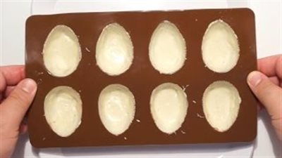 بالفيديو.. طريقة عمل كرات شوكولاتة «مالتيزر» الشهيرة