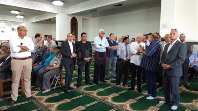 نظيف ومصيلحي وجمال مبارك أول الحضور في جنازة وزير الاتصالات الأسبق (صور)
