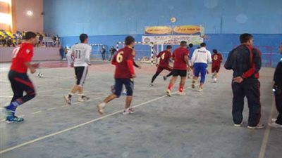 بالصور.. بدء المباراة النهائية لكأس 25 يناير بين 