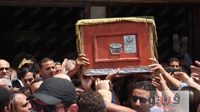 عمرو عرفة إجازة يومين من «لمعي القط» بسبب وفاة والدته