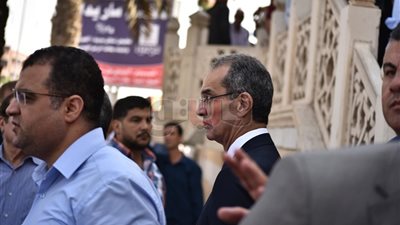 عمرو طلعت والمصيلحي وأحمد زكي بدر في جنازة وزير الاتصالات الأسبق (صور)