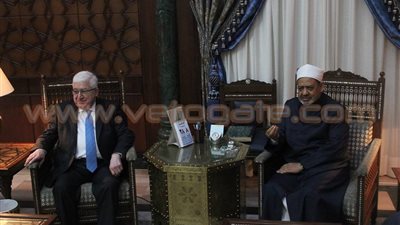 بالصور .. الرئيس العراقي يصل مشيخة الأزهر للقاء «الطيب»