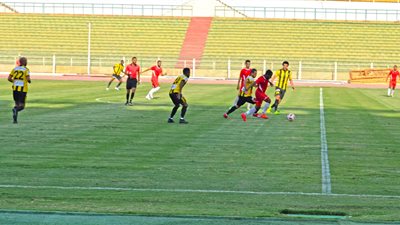 محسن صلاح وعادل فتحي يشهدان ودية المقاولون أمام البنك الأهلي