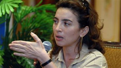 حكايات الفنانات مع «الخادمة الحرامية».. القبض على خادمة «ساندرا» بعد فرارها بالأموال.. لقاء الخميسي تتهم إحداهن بسرقة ذهبها.. وأخرى تضع مخدرا لـ«نورا» لسرقتها.. وماجدة زك