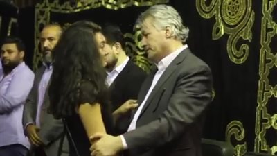 بكاء فرح يوسف في عزاء شوقي الماجري (فيديو)