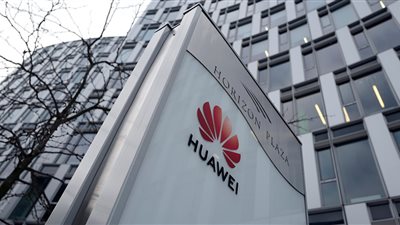 هواوي تعرض أحدث هواتفها مع تطبيقات جوجل المثبتة مسبقا