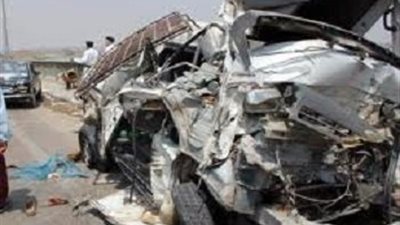 مصرع وإصابة 16 في انقلاب سيارة أجرة بالوادي الجديد