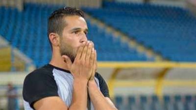 إيهاب جلال يعاقب لاعب المصري بخصم ربع مليون جنيه من مستحقاته