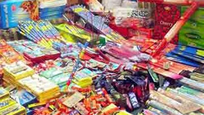 ضبط 2400 صاروخ و ألعاب نارية محظور تداولها بالبحيرة