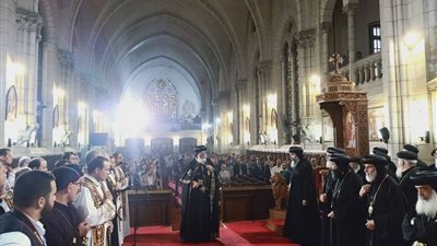 البابا تواضروس يلتقي شباب باريس وشمال فرنسا