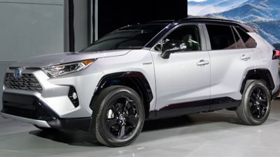 تويوتا تعلن عن سيارتها RAV4 الكهربائية موديل عام 2021
