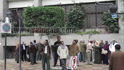 عمال محطات المياه بـ