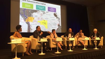 وزير الإسكان يشرح مشروع العاصمة الجديدة في مناقشات البنك الدولى