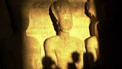 8 فرق في احتفال 