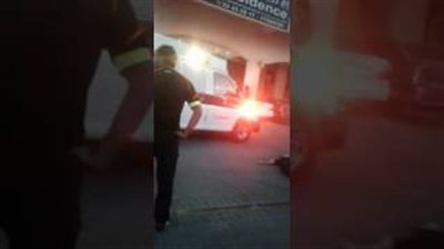 بالفيديو.. سقوط فتاة بطريقة مروعة بالبحرين