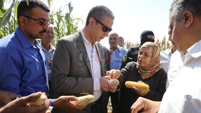 محافظ سوهاج يكلف بتوفير منافذ لعرض منتجات الريفيات