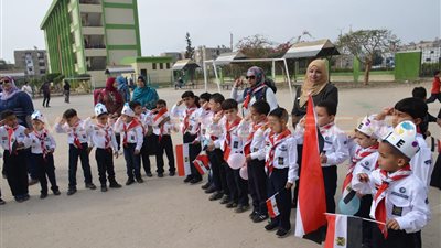 بالصور.. محافظ الإسماعيلية يفتتح المخيم الدائم للكشافة والمرشدات