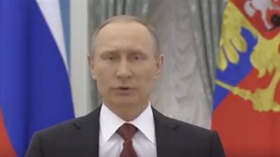 بالفيديو.. بوتين يغازل نساء روسيا في يوم المرأة العالمي