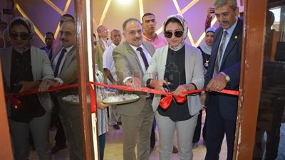 نائب محافظ الوادي الجديد تفتتح معرض الإنتاج الحربي (صور)