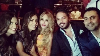 «سيلفي» يجمع رامي عياش بزوجته ومحمد كريم وشذى حسون