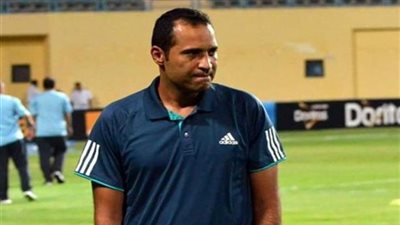 سليمان يعقد جلسة خاصة مع مدافعي سموحة